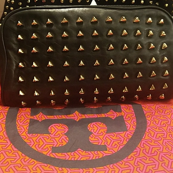 Tory Bury Black Pyramid Studded Clutch Wristlet - Picture 4 of 8